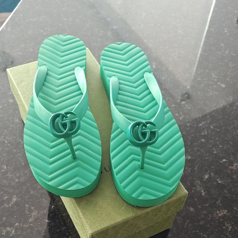 Green Flip Flops Gucci Size 42!